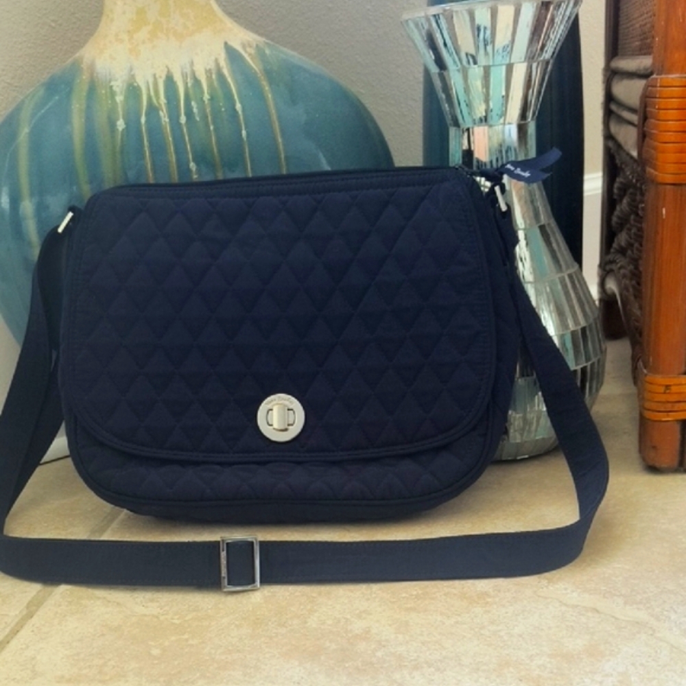 Chic Navy Quilted Crossbody Bag